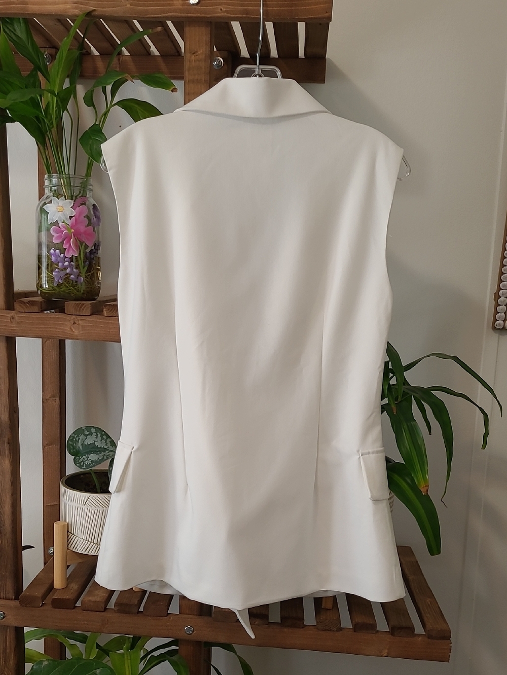Tailored Ivory Vest - Picture 5 of 6